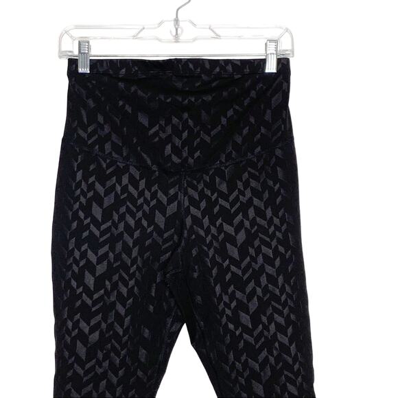 OLD NAVY ACTIVE MATERNITY Go Dry Cropped Chevron Legging Womens Small - Picture 5 of 9